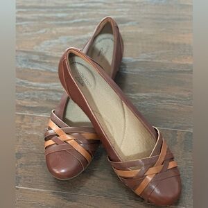 Clarks Women's Brown Leather Flats